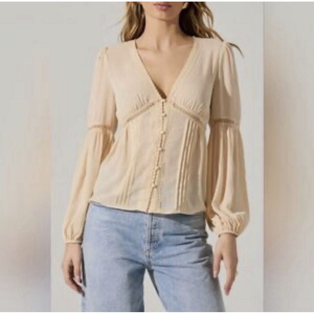 ASTR The Label Semi Sheer Lace Top Sz Medium